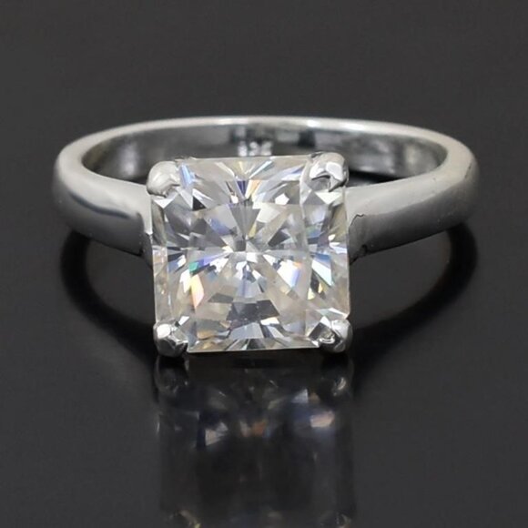 Elegant Silver Women's Ring - Picture 3 of 5